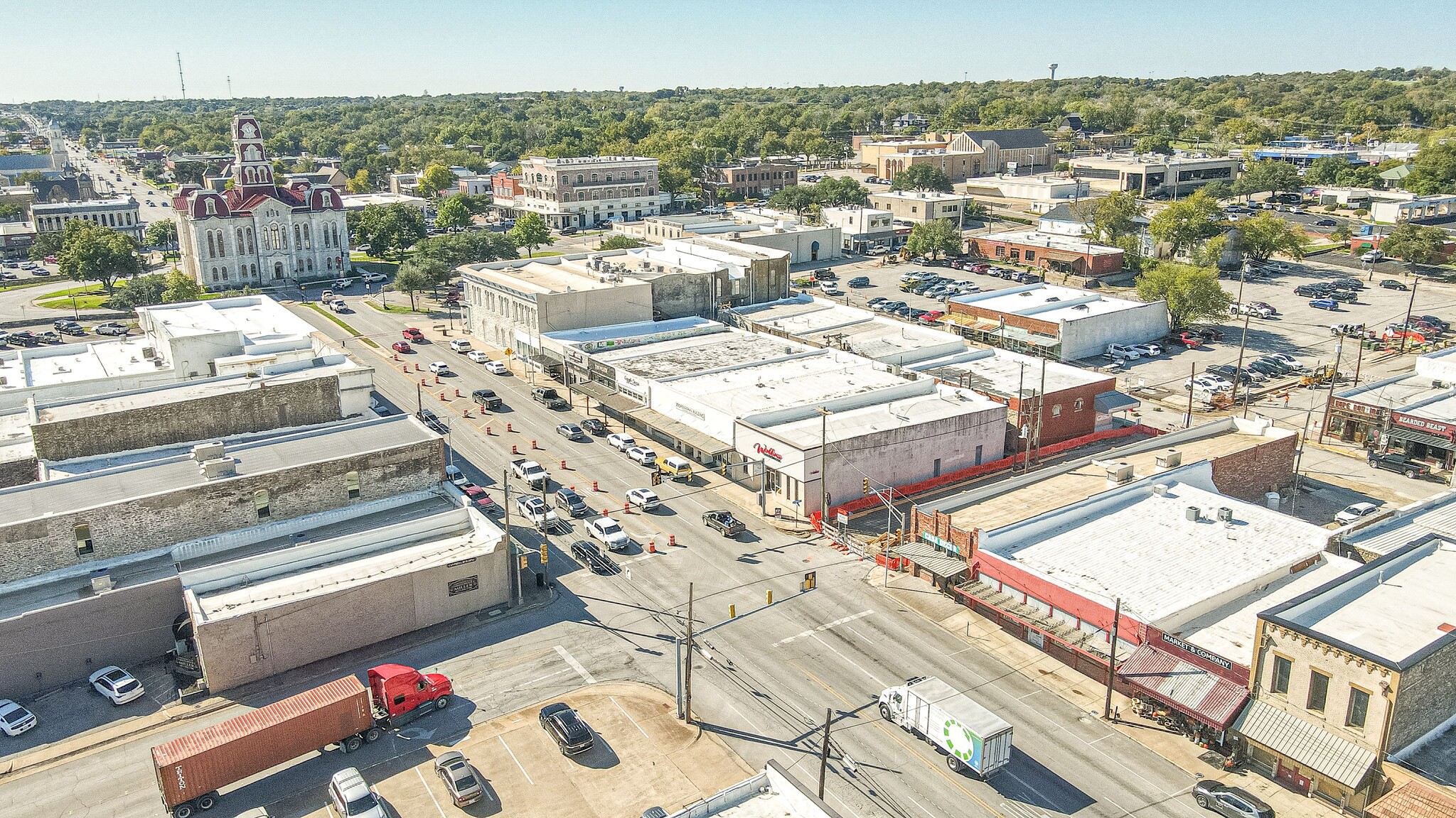 203 N Main St, Weatherford, TX à louer Photo de l’immeuble– Image 1 sur 11