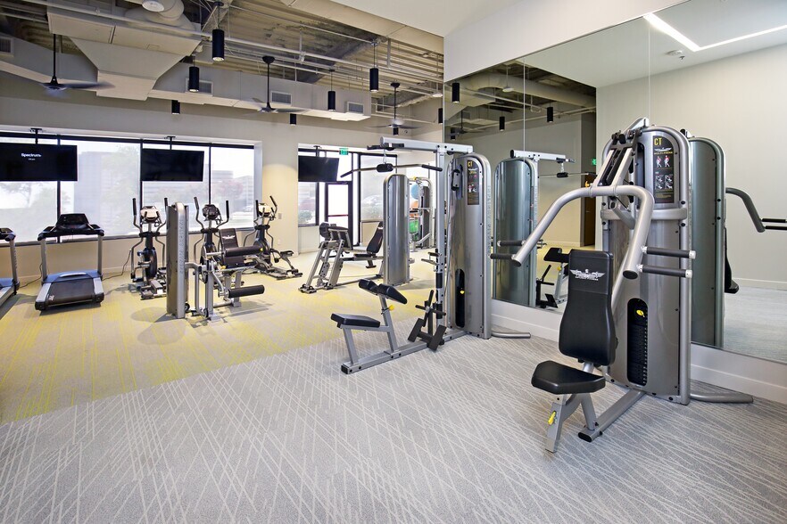 1320 Greenway Dr, Irving, TX à louer - Photo intérieure – Image 2 sur 24