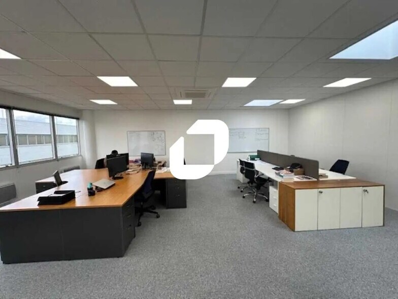 Bureau dans Argenteuil à louer - Photo de l’immeuble – Image 3 sur 10
