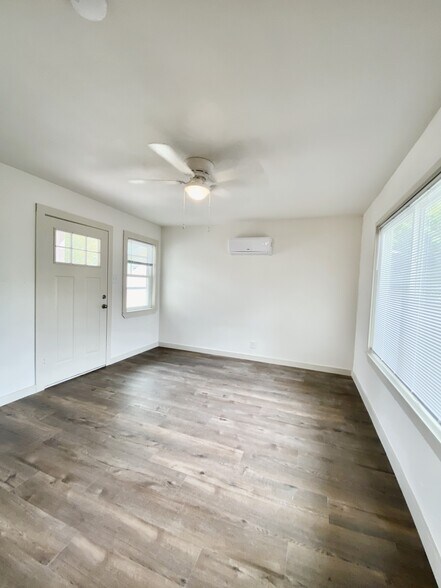 1005-1007 Haynes St, San Marcos, TX à vendre - Photo de l’immeuble – Image 2 sur 21