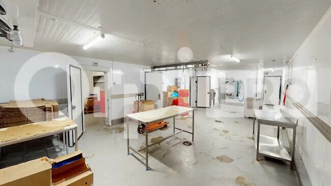 Plus de détails pour Local d’activités à vendre