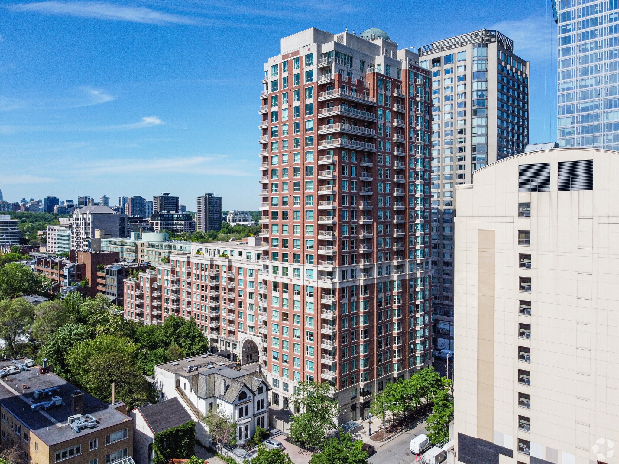 38 Avenue Rd, Toronto, ON à vendre Photo principale– Image 1 sur 9
