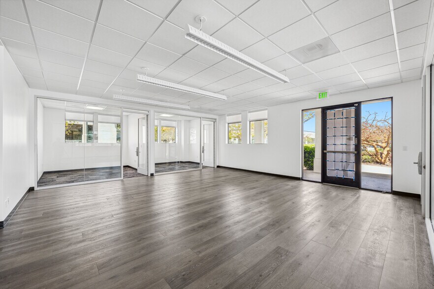 2837 Historic Decatur Rd, San Diego, CA à louer - Photo intérieure – Image 3 sur 14