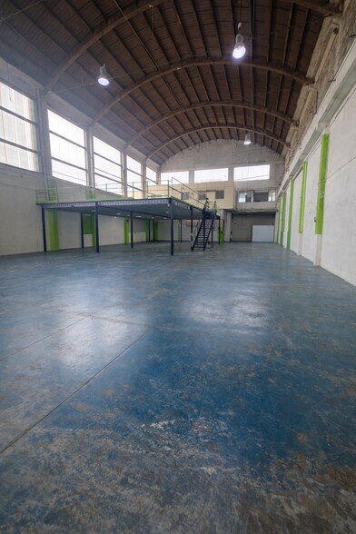 Industriel/Logistique dans L'Hospitalet de Llobregat, Barcelona à louer - Photo de l’immeuble – Image 3 sur 9