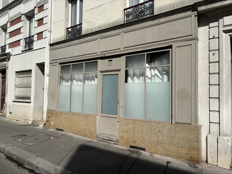 41 Rue Montcalm, Paris à louer - Photo de l’immeuble – Image 1 sur 9