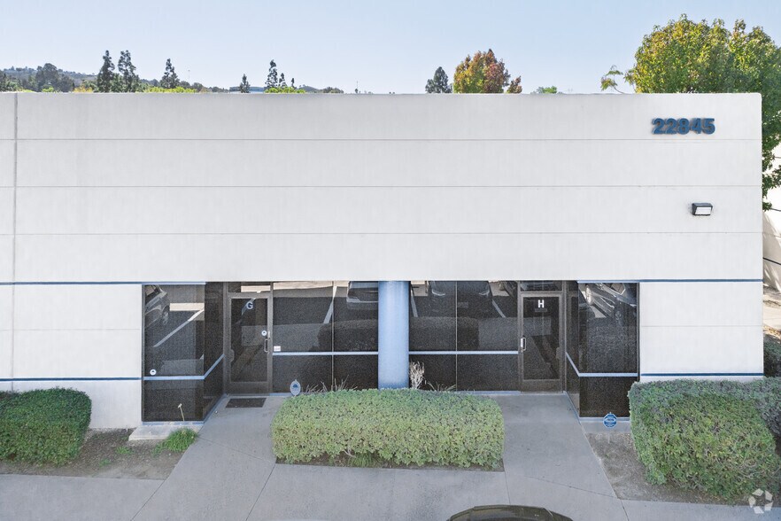 22755 Savi Ranch Pky, Yorba Linda, CA à louer - Photo de l’immeuble – Image 3 sur 7