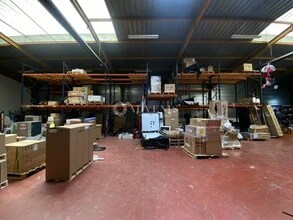 Local d’activités dans Vénissieux à louer Photo intérieure– Image 1 sur 8