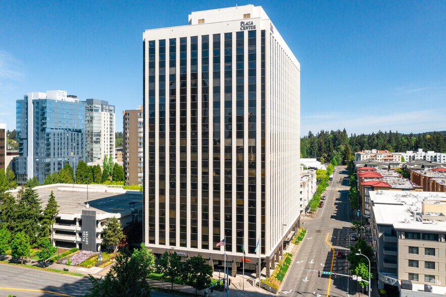 10900 NE 8th St, Bellevue, WA à louer - Photo de l’immeuble – Image 2 sur 10