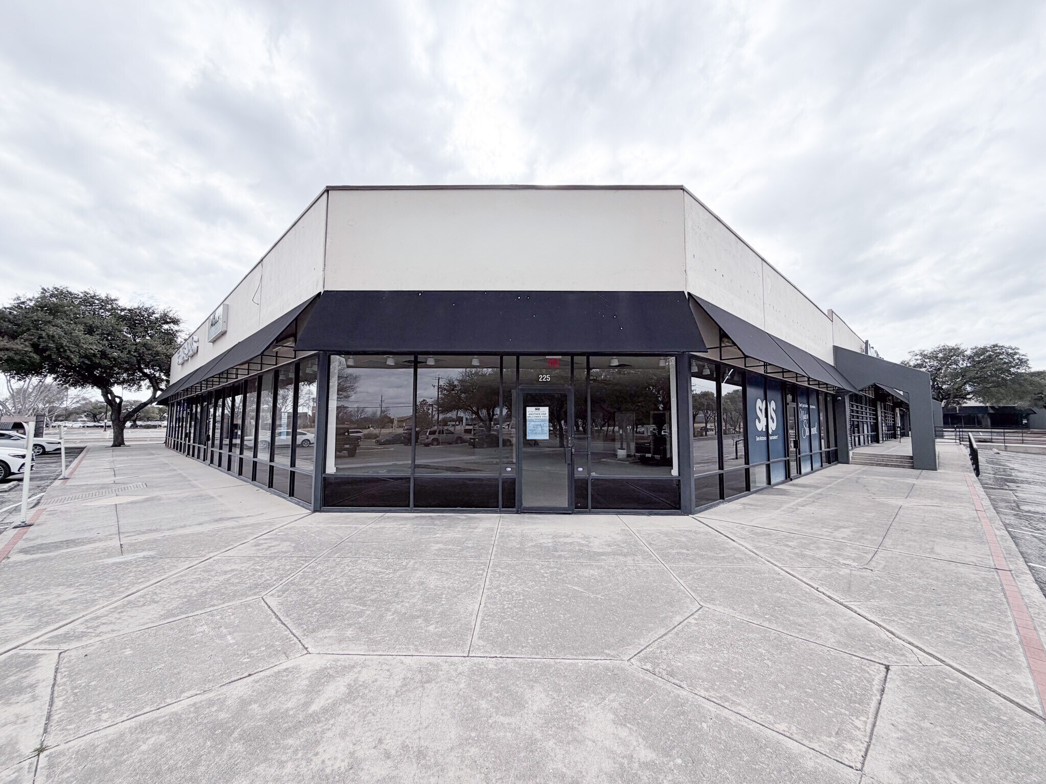 1305 SW Loop 410, San Antonio, TX à louer Photo intérieure– Image 1 sur 5