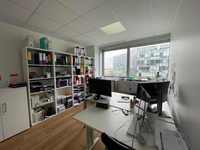 Bureau dans Noisy-le-Grand à louer - Photo de l’immeuble – Image 3 sur 9