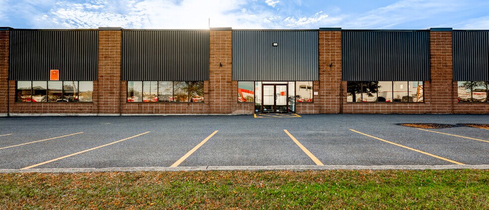 3540-3600 St Griffith, Montréal, QC à louer - Photo de l’immeuble – Image 3 sur 16