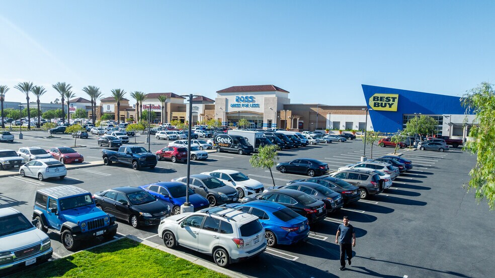 1634-1650 Highland Springs Ave, Beaumont, CA à louer - Photo de l’immeuble – Image 2 sur 8