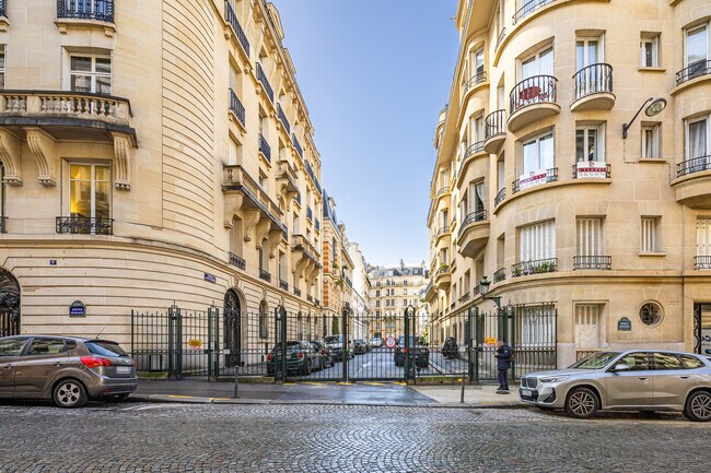 Plus de détails pour 6 Rue Du Général Clergerie, Paris - Bureau à louer