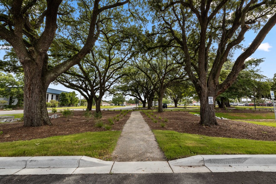 5841 Rivers Ave, North Charleston, SC à louer - Photo de l’immeuble – Image 3 sur 15