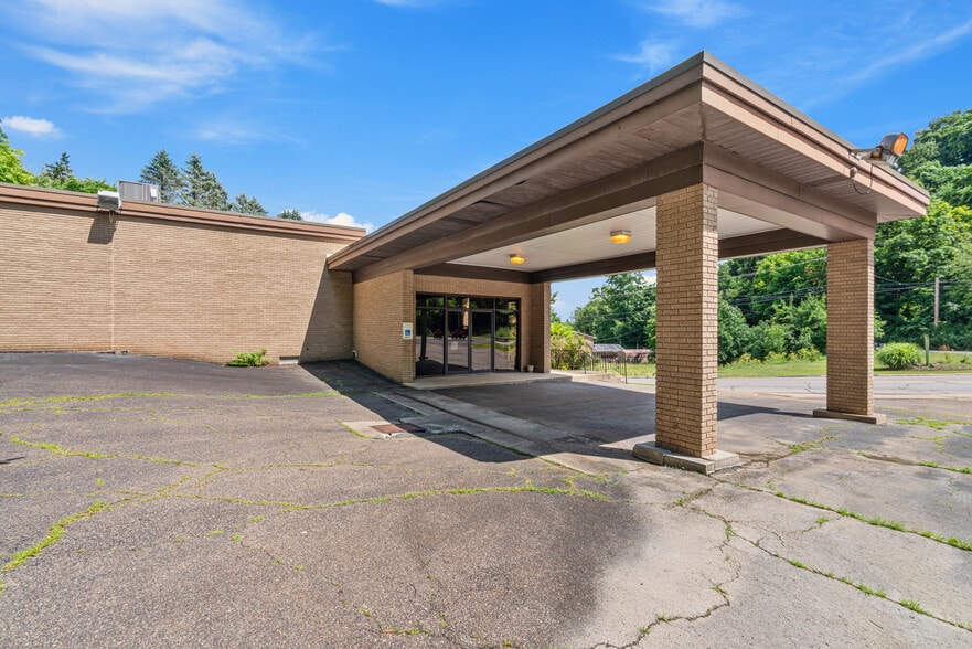 1650 Broadway Ave, McKees Rocks, PA à louer - Photo principale – Image 3 sur 7