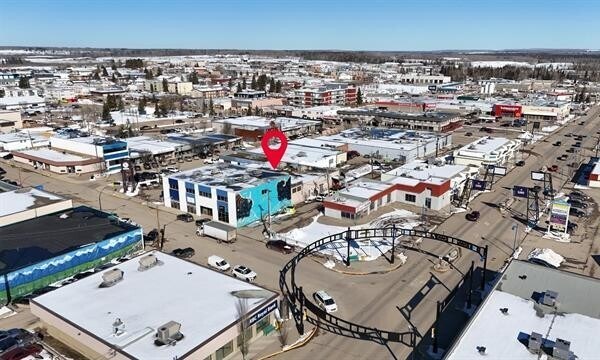 5105 51 St, Drayton Valley, AB à vendre - Aérien – Image 2 sur 8