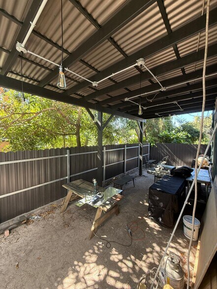 310 NW 71st St, Miami, FL à vendre - Photo de l’immeuble – Image 2 sur 27