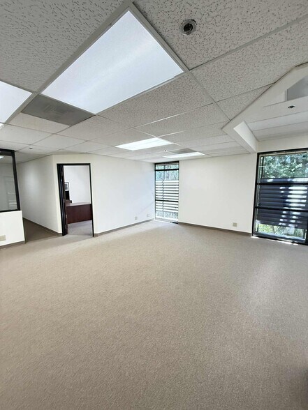 12280 Saratoga-Sunnyvale Rd, Saratoga, CA à louer - Photo de l’immeuble – Image 2 sur 6