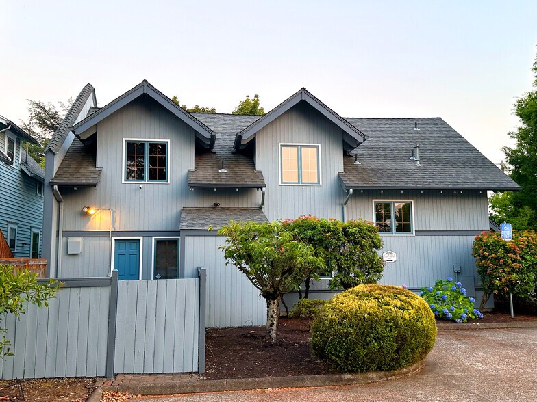 939 Elm St SW, Albany, OR à vendre - Photo de l’immeuble – Image 3 sur 20
