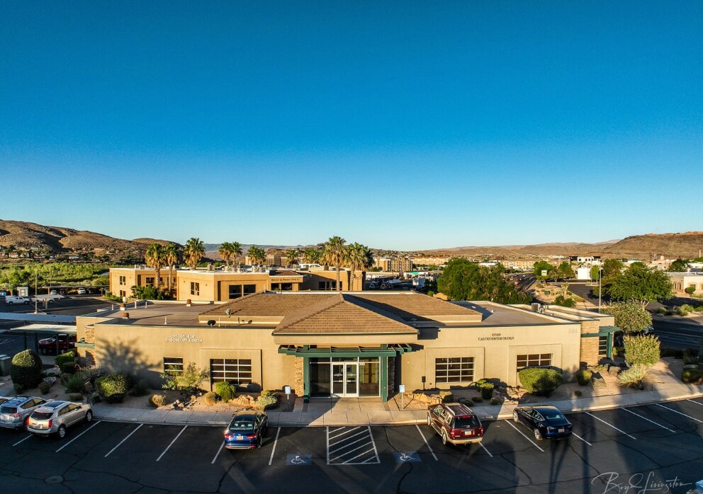 368 E Riverside Dr, Saint George, UT à vendre Photo de l’immeuble– Image 1 sur 51