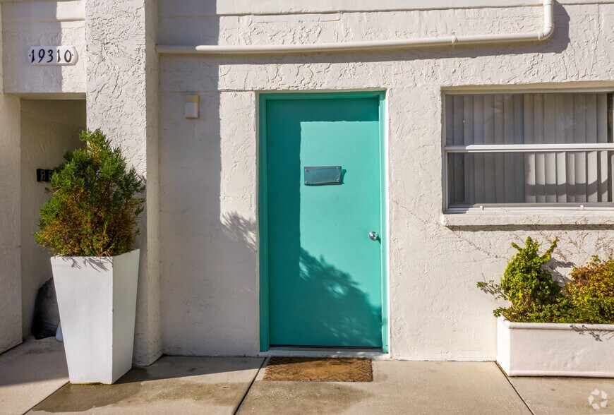 19310 Gulf Blvd, Indian Shores, FL à vendre - Photo de l’immeuble – Image 2 sur 11