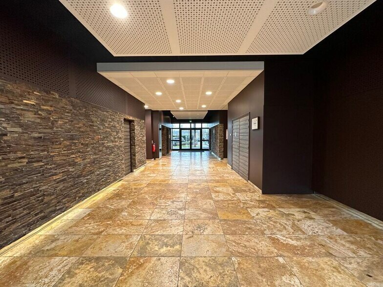 Bureau dans Schiltigheim à vendre - Hall d’entrée – Image 2 sur 5