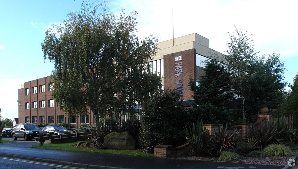 Cartwright St, Hyde à louer - Photo principale – Image 1 sur 5