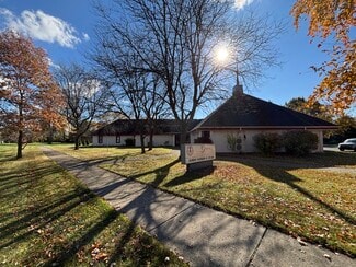 Plus de détails pour 46001 Warren Rd, Canton Township, MI - Local d'activités à louer
