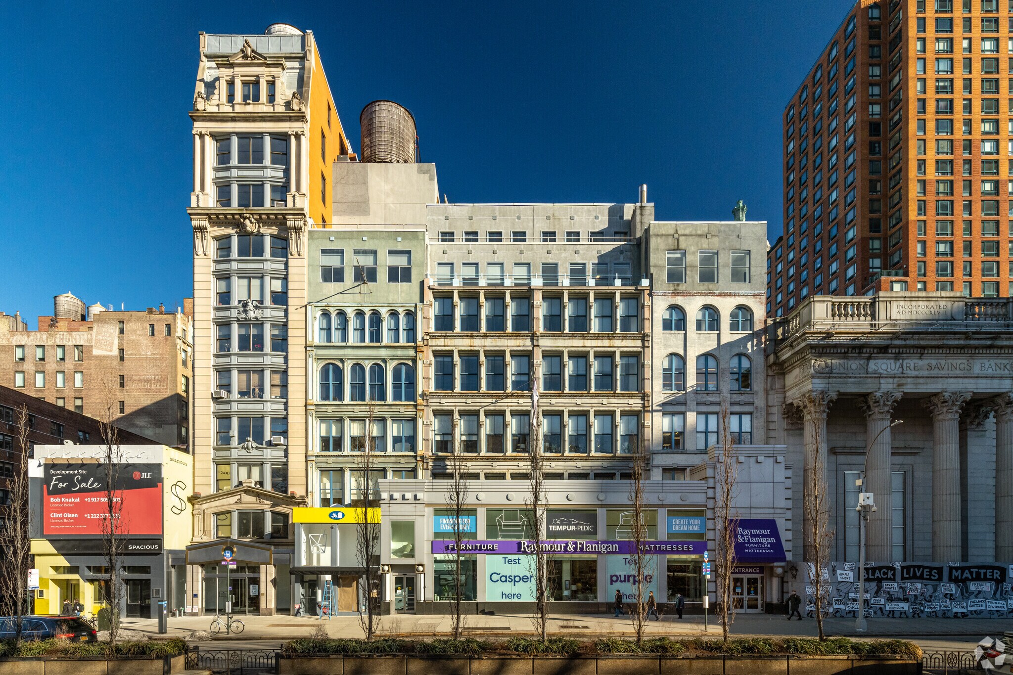 24-32 Union Sq E, New York, NY à louer Photo de l’immeuble– Image 1 sur 6