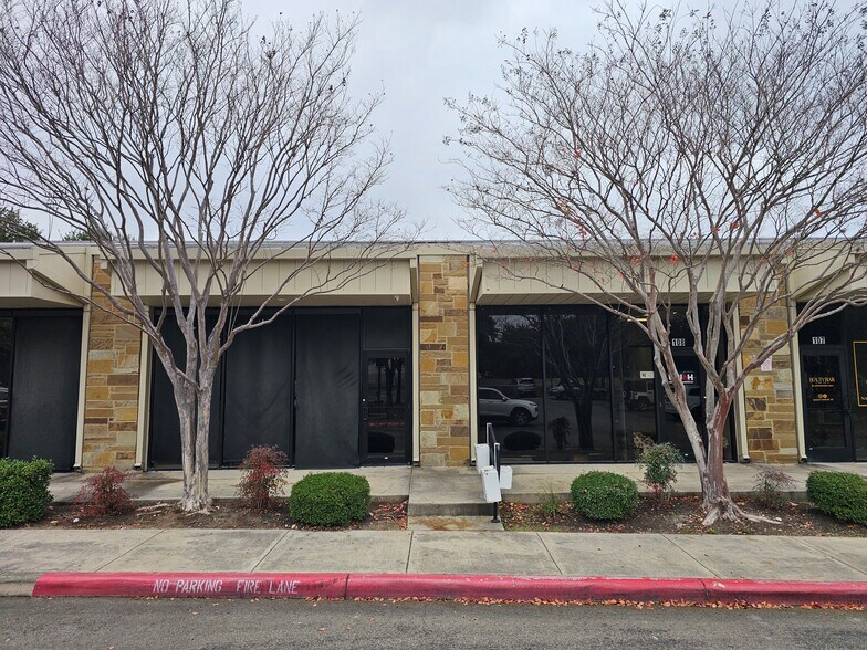 12227 Huebner Rd, San Antonio, TX à louer - Photo principale – Image 1 sur 33