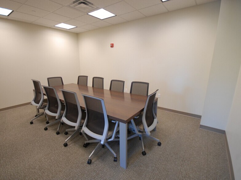 2255 Wealthy St SE, Grand Rapids, MI à louer - Photo intérieure – Image 3 sur 10