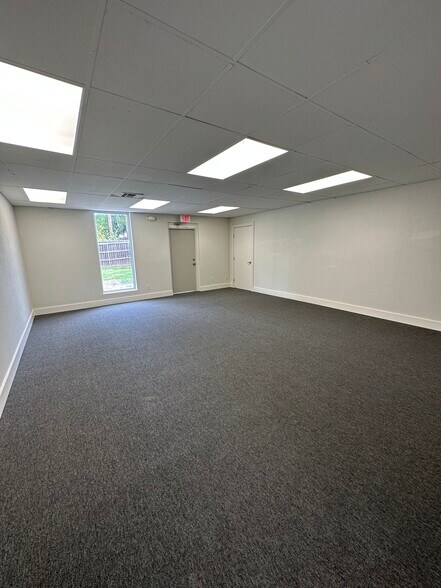 1013 E Dallas St, Mansfield, TX à louer - Photo intérieure – Image 3 sur 7