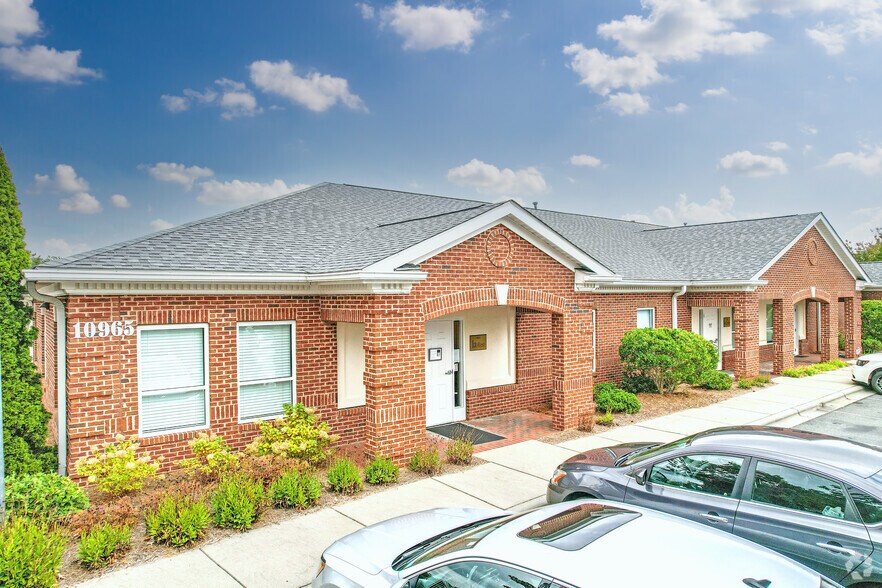 10965 Winds Crossing Dr, Charlotte, NC à louer - Photo principale – Image 1 sur 13