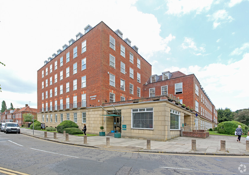 Parkway, Welwyn Garden City à louer - Photo de l’immeuble – Image 3 sur 5