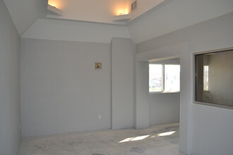 4910 San Bernardo Ave, Laredo, TX à louer Photo intérieure– Image 2 sur 7