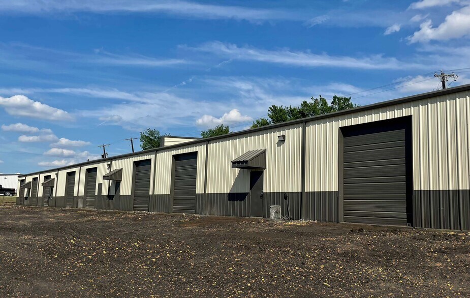 717-735 S 6th Ave, Mansfield, TX à vendre - Photo de l’immeuble – Image 3 sur 4
