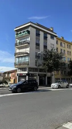 Plus de détails pour Local commercial à vendre