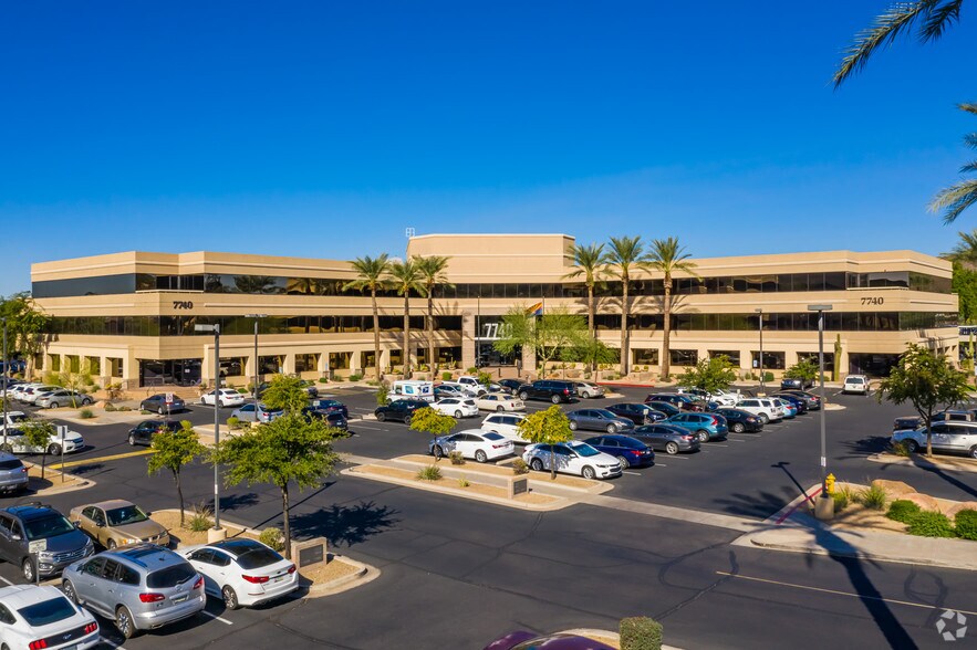 7740 N 16th St, Phoenix, AZ à louer - Photo de l’immeuble – Image 1 sur 12