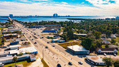 1181 N Tamiami Trl, North Fort Myers, FL - VUE AÉRIENNE  vue de carte - Image1