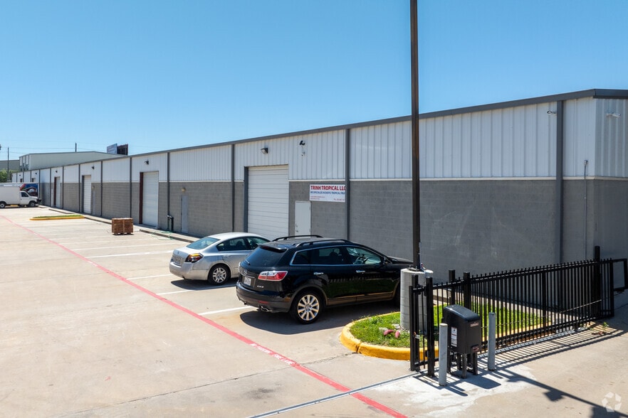 12302 FM 529, Houston, TX à vendre - Photo de l’immeuble – Image 3 sur 15