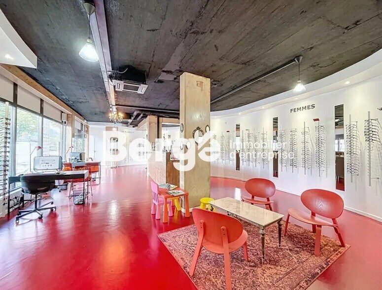 Local commercial dans La Trinité à vendre - Photo de l’immeuble – Image 3 sur 11