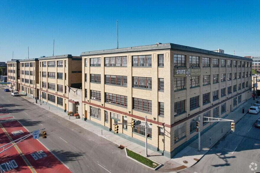 1020-1090 N Capitol Ave, Indianapolis, IN à louer - Photo de l’immeuble – Image 3 sur 48