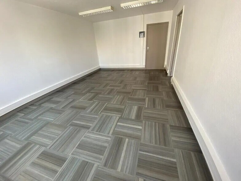 Bureau dans Créteil à louer - Photo de l’immeuble – Image 2 sur 5