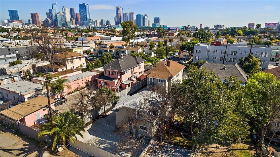 1703 S Burlington Ave, Los Angeles, CA à vendre - Photo de l’immeuble – Image 3 sur 89