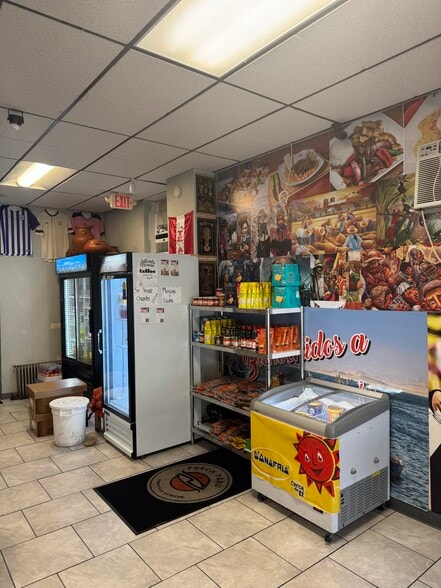 1126 Northampton St, Easton, PA à vendre - Photo intérieure – Image 2 sur 35