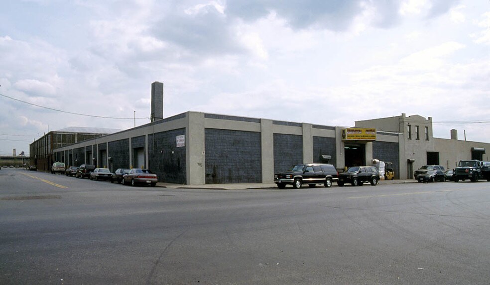 529 Worthen St, Bronx, NY à louer - Photo de l’immeuble – Image 2 sur 3