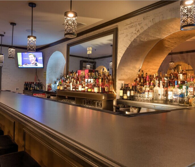 117 W 58th St, New York, NY à louer - Photo de l’immeuble – Image 3 sur 3