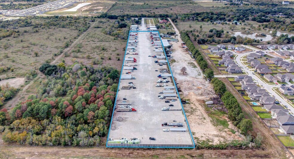 4524 Katy Hockley rd, Katy, TX à louer - Photo de l’immeuble – Image 3 sur 7