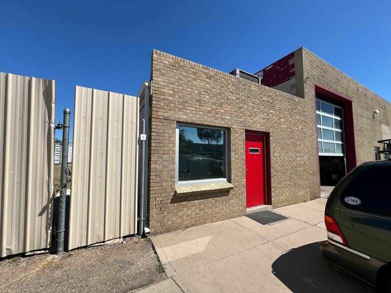 11983 14th Ave, Aurora, CO à louer - Photo de l’immeuble – Image 2 sur 25