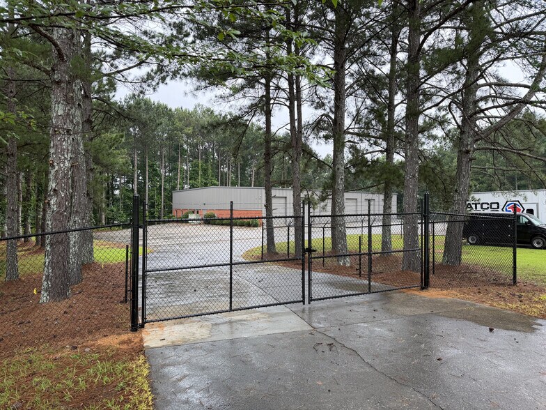 5045 McNeel Industrial Blvd, Powder Springs, GA à louer - Photo de l’immeuble – Image 2 sur 4